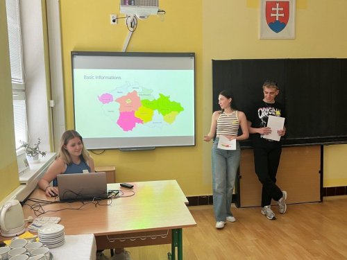 Smart IT Solutions in Vocational Education - Sharing Good Practice 1  