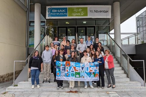 Smart IT Solutions in Vocational Education - Sharing Good Practice 12  