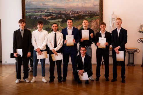 Předávání maturitních vysvědčení